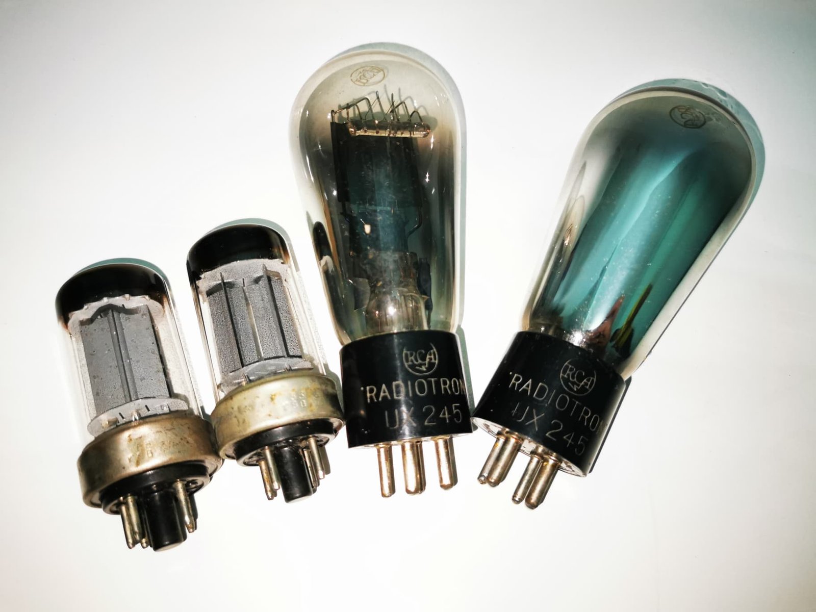 หลอด UX245 ขายทั้งเซท 30,000 รับเอง